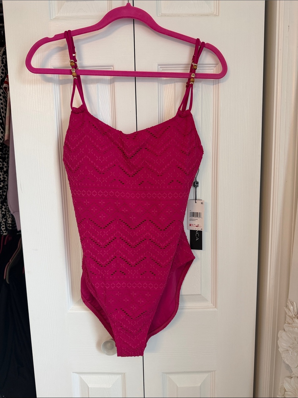 BNWT la Blanca magenta one piece bathing suit size 10